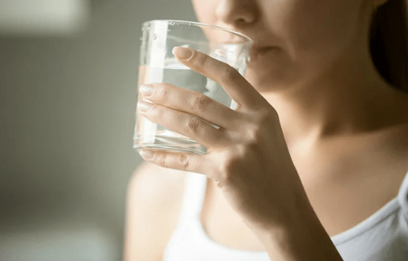 Bebe tu norma de agua para el día